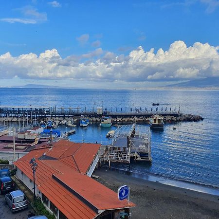 Il Borgo Antico Sorrento Sea View Apartment ภายนอก รูปภาพ
