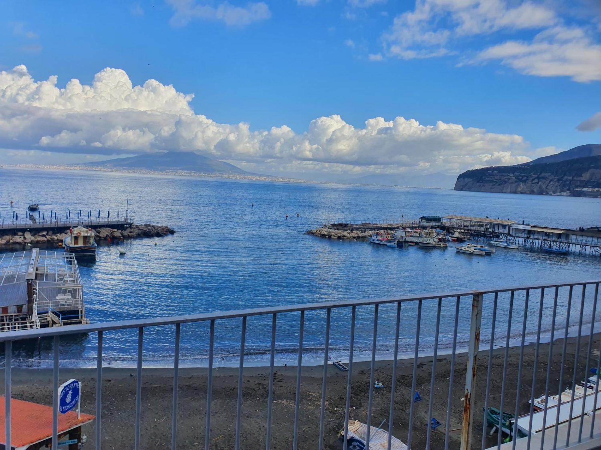 Il Borgo Antico Sorrento Sea View Apartment ภายนอก รูปภาพ