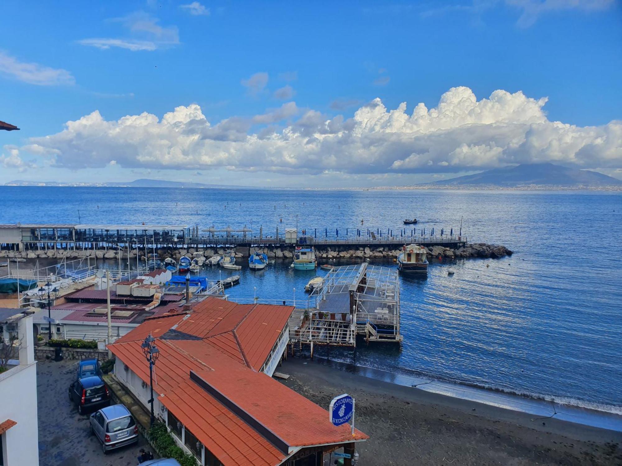 Il Borgo Antico Sorrento Sea View Apartment ภายนอก รูปภาพ