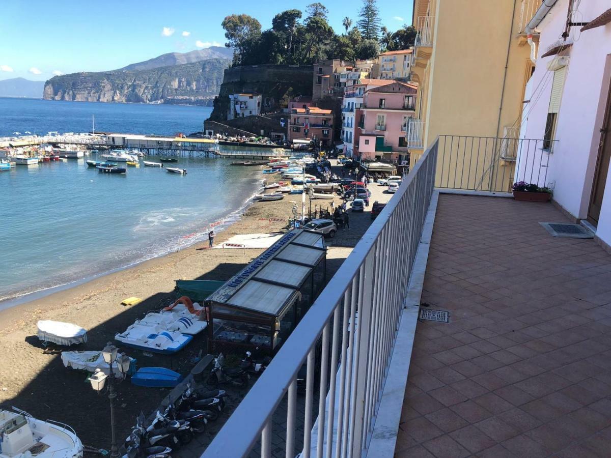 Il Borgo Antico Sorrento Sea View Apartment ภายนอก รูปภาพ